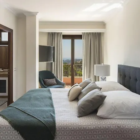 Luxury With Sea View And A Private Swimming Pool Villa *